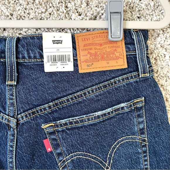 Levi’s Shorts Women’s 28 501 High Rise Button Fly Mid-Thigh Jean Shorts - Picture 9 of 9